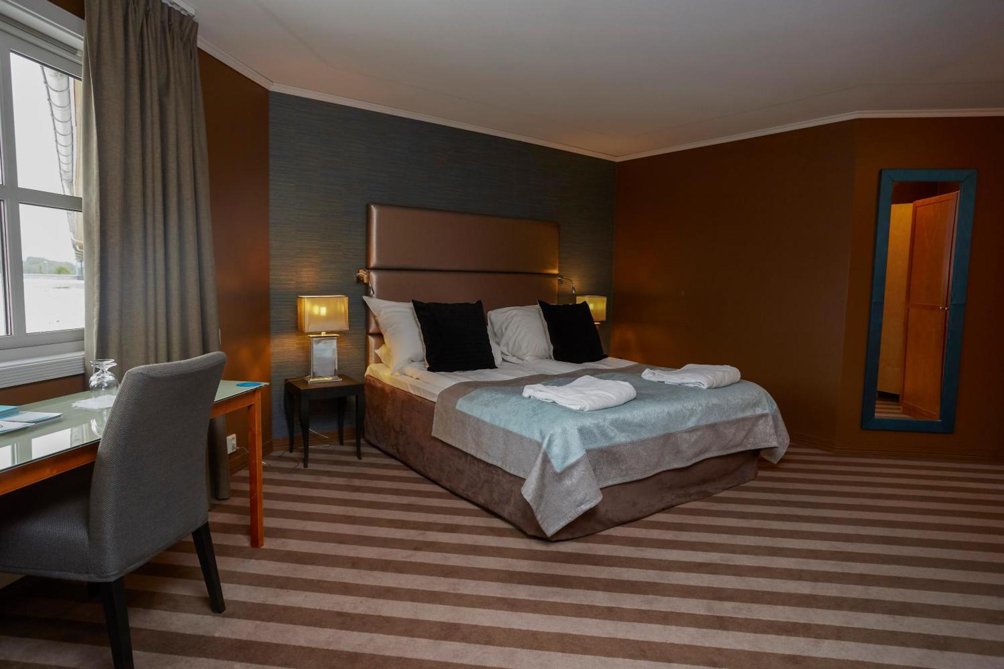 Quality Y Hotel